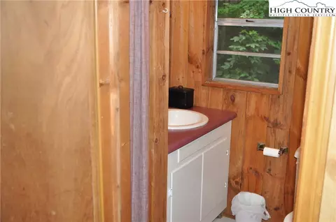 502 Benge Ashe Rd, Purlear, NC 28665 photo 23