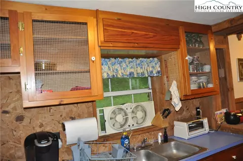 502 Benge Ashe Rd, Purlear, NC 28665 photo 13