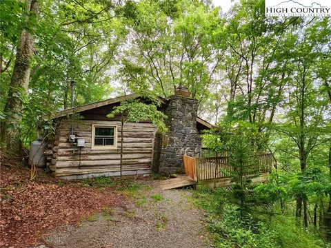 502 Lynn Hill Rd, Boone, NC 28607 photo 4