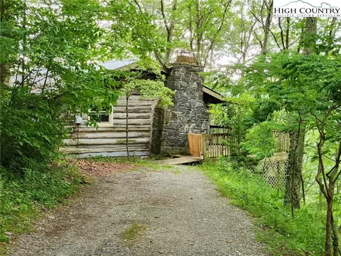 502 Lynn Hill Rd, Boone, NC 28607 photo 2