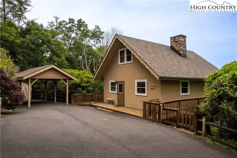 258 Deepwood Ct, Seven Devils, NC 28604