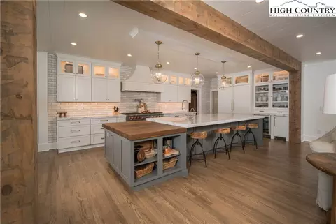 212 Johnson St, Boone, NC 28607 photo 7