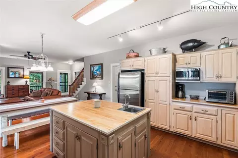 208 Hawkbill Rd, Ferguson, NC 28624 photo 11