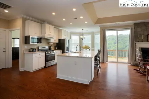 155 Freds Dr, Boone, NC 28607 photo 5