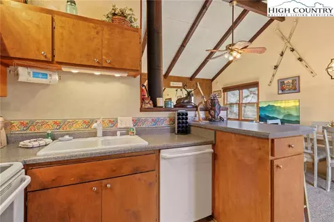 101 Hornbeam Rd #7-A, Beech Mountain, NC 28604 photo 11