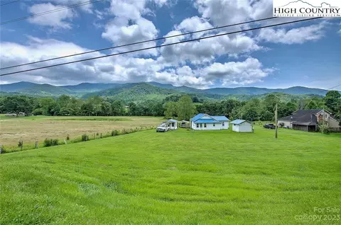 28 Hughes Gap, Bakersville, NC 28705