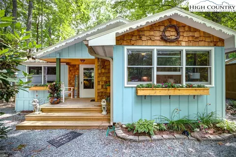 421 Windridge Rd, Newland, NC 28657
