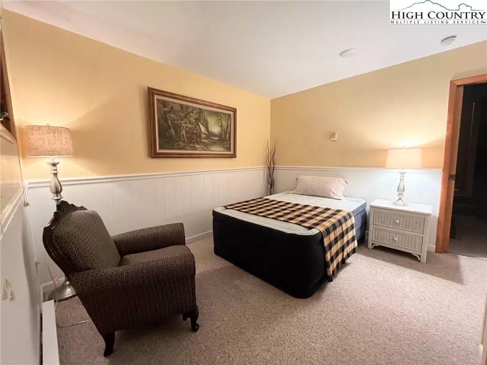  421 Windridge Rd, Newland, NC 28657 photo 16