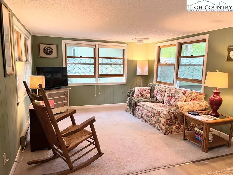  421 Windridge Rd, Newland, NC 28657 photo 3