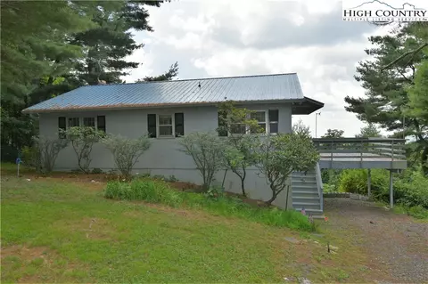 690 Thistle Hill Ln, Jefferson, NC 28640