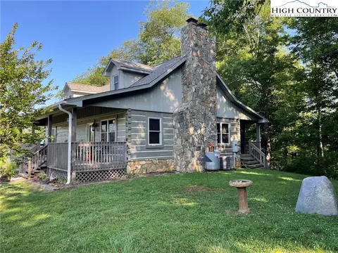 301 Hannah Dr, Grassy Creek, NC 28631
