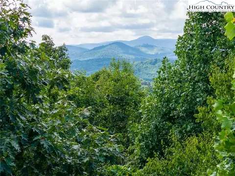 7 Red Sleigh Way # b, Fleetwood, NC 28626