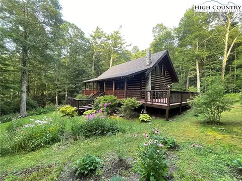 200 Parkway Trail Cir, Newland, NC 28657