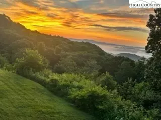 164 Hanging Rock Villas Dr #312, Seven Devils, NC 28604