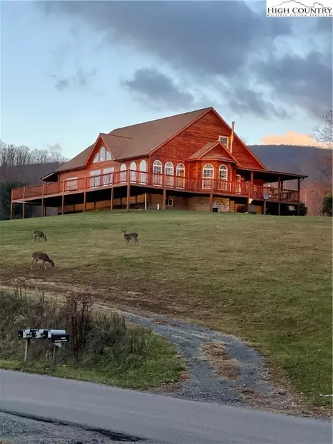2732 Beech Mountain Rd, Elk Park, NC 28622