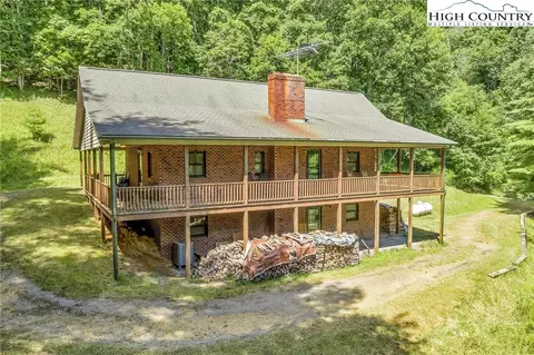 980 Sugar Camp Rd, Independence, VA 24248