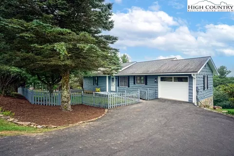 416 Center Court Dr, Boone, NC 28607
