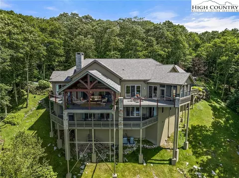 1170 Summit Park Dr, Banner Elk, NC 28604