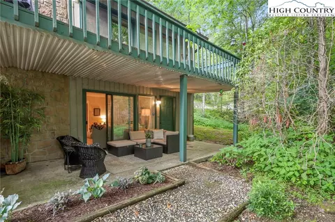 129 S Slope Cir #E2, Banner Elk, NC 28604