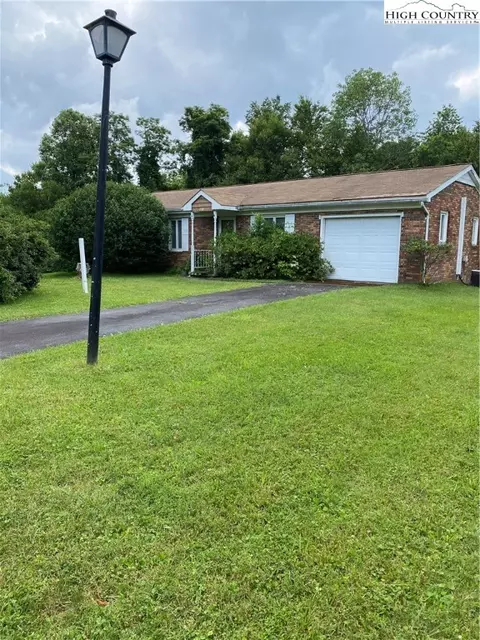 334 Snowy Oak Rd, Boone, NC 28607 photo 2