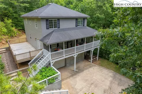 137 Camp Br, Black Mountain, NC 28711