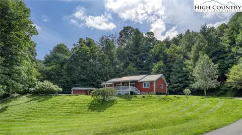 281 Woodbriar Dr, Sugar Grove, NC 28679