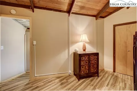 104 Black Birch Ln, Beech Mountain, NC 28604 photo 13