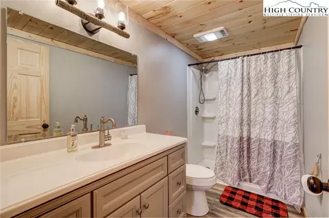 104 Black Birch Ln, Beech Mountain, NC 28604 photo 14