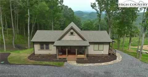 337 Autumn Leaf Way, Crumpler, NC 28617