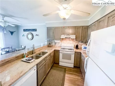 301 Pinnacle Inn Rd #2103, Beech Mountain, NC 28604