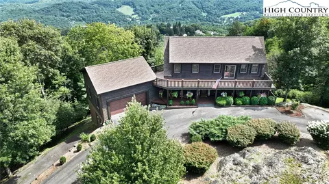127 W Rocky Top Trl, Seven Devils, NC 28604
