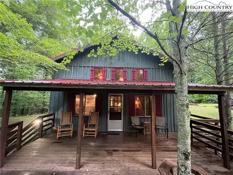 207 Sloan Ln, Newland, NC 28657