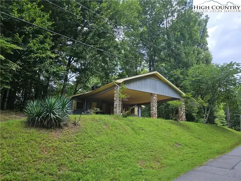 1783 Powder Horn Mountain Rd, Deep Gap, NC 28618