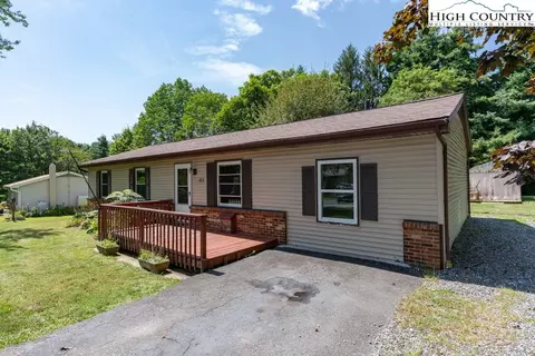 411 Hardaman Cir, Boone, NC 28607