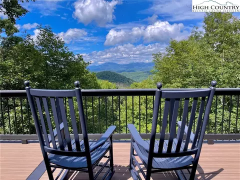 554 Larkspur Trl, Banner Elk, NC 28604