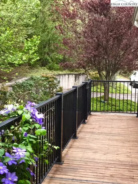 596 Troon Ave, Roaring Gap, NC 28668 photo 5