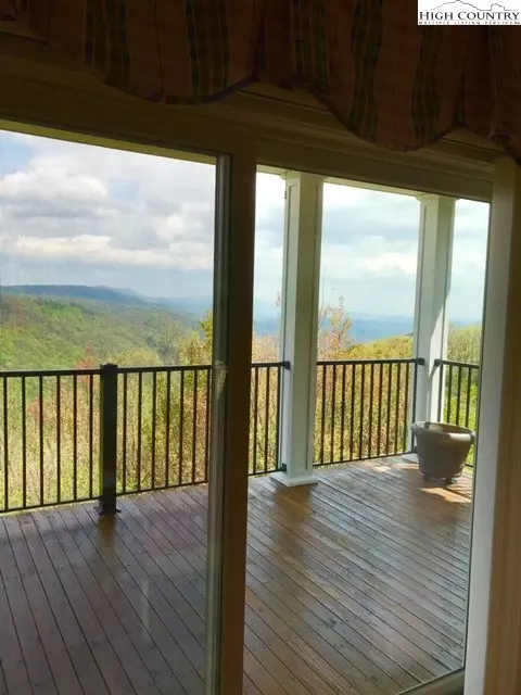 596 Troon Ave, Roaring Gap, NC 28668 photo 4