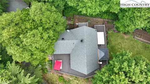 208 Rainbow Trl, Boone, NC 28607 photo 8