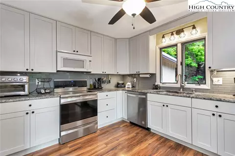 208 Rainbow Trl, Boone, NC 28607 photo 19