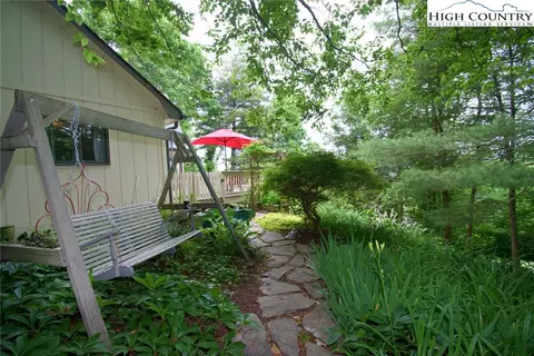 208 Rainbow Trl, Boone, NC 28607 photo 4