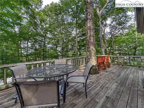 104 Ladybug Ln, Beech Mountain, NC 28604 photo 4