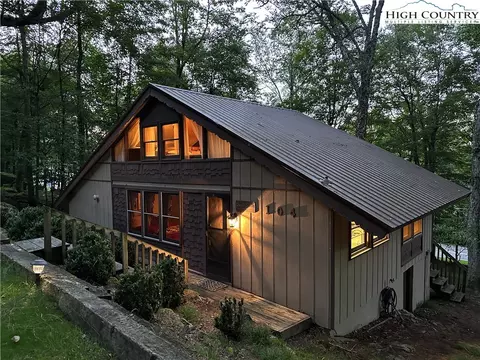 104 Ladybug Ln, Beech Mountain, NC 28604