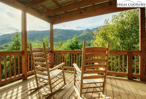 184 Dutch Treat Rd, Banner Elk, NC 28604