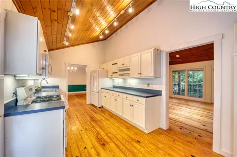 634 Schaffer Rd, Boone, NC 28607 photo 6