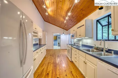 634 Schaffer Rd, Boone, NC 28607 photo 8