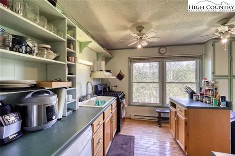 191 Alex Wellborn Rd, Deep Gap, NC 28618 photo 11