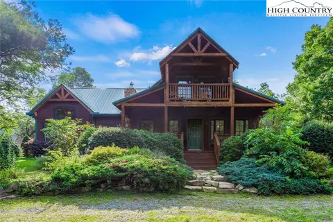 313 Peachtree Cir, Boone, NC 28607