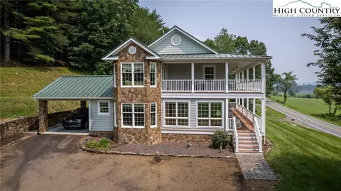 7417 Riverside Dr, Fries, VA 24330