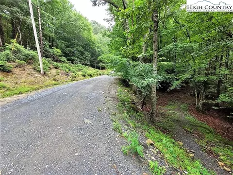 227 Poplar Dr, Beech Mountain, NC 28604 photo 7