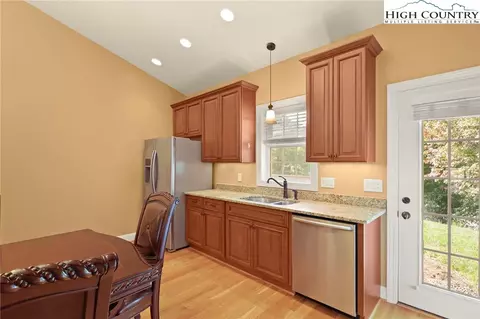 112 Rolling Hills Dr, Boone, NC 28607 photo 16